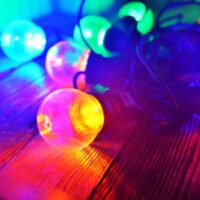 Lampki LED kolorowe świąteczne duże żarówki w girlandzie